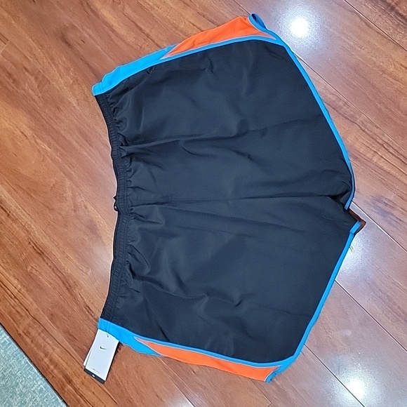 NWT Plus Size NIKE DRI-FIT RUNNING Shorts - Picture 4 of 6